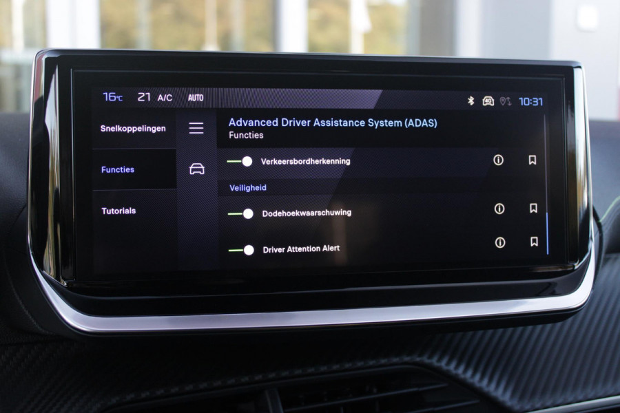 Peugeot 208 1.2 Hybrid 145PK AUTOMAAT GT PACK | ELEKTRISCH BEDIENBARE BESTUURDERSSTOEL MET MASSAGE FUNCTIE | ALCANTARA BEKLEDING | STOEL VERWARMING | CRUISE CONTROL | DAB+ RADIO | APPLE CARPLAY/ANDROID AUTO | FULL LED KOPLAMPEN | KEYLESS ENTRY/START | 17" LICHTMETALEN VELGEN | CLIMATE CONTROL | PARKEERSENSOREN VOOR + ACHTER | ACHTERUITRIJ CAMERA | SFEERVERLICHTING |