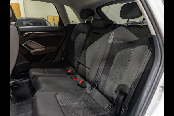 Audi Q3 45 TFSI e edition, Matrix LED, Virtual Cockpit, Apple Carplay, ACC, Clima, PDC, Android Auto, Volledig Onderhoud