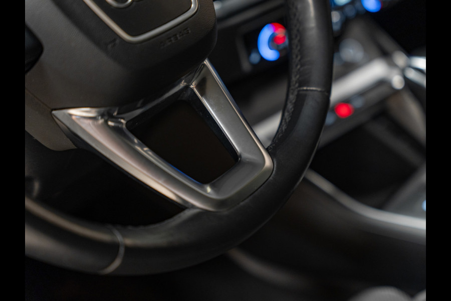 Audi Q3 45 TFSI e edition, Matrix LED, Virtual Cockpit, Apple Carplay, ACC, Clima, PDC, Android Auto, Volledig Onderhoud