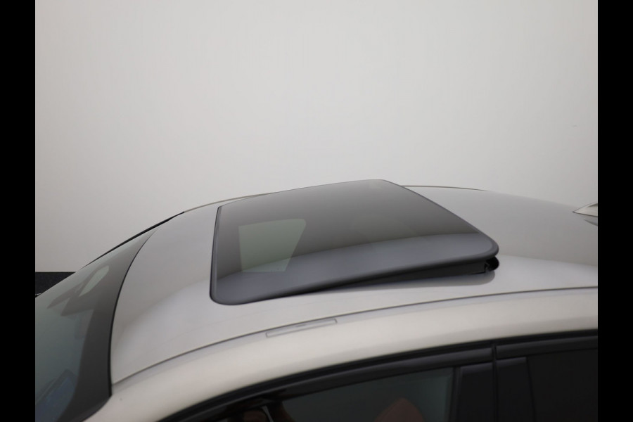 BMW 3-serie 330e High Executive | Schuif/Kanteldak | Head up | Laser Led | Memory | Harman Kardon | Trekhaak | Prijs Rijklaar!!