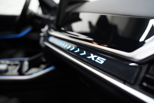 BMW X5 XDrive50e M SPORT PANO SKYLOUNGE 360 HEAD UP H&K