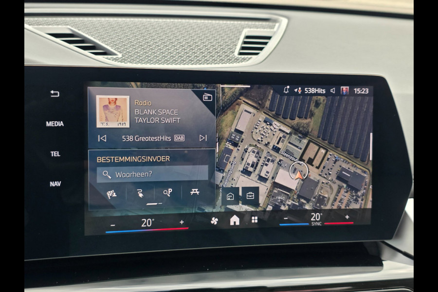 BMW iX1 EDrive20 67 kWh | NAP | 100% SOH | PANO | LEDER | TREKHAAK
