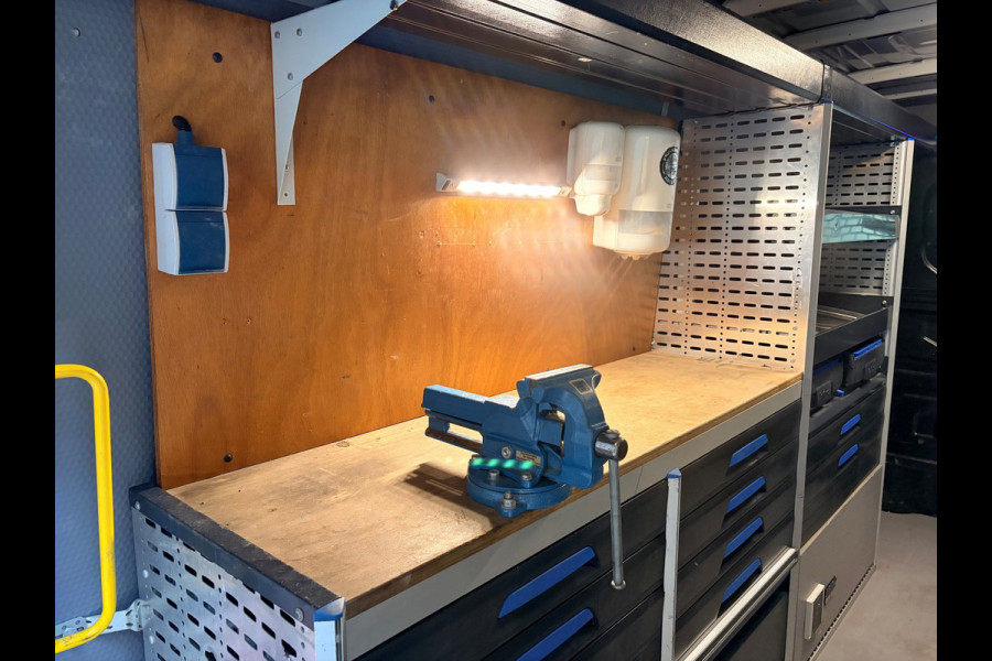 Volkswagen Crafter Servicewagen 35 2.0 TDI 140pk L3H3 Highline Sortimo Victron v230 Standkachel Trekhaak 3000KG RIJKLAARPRIJS