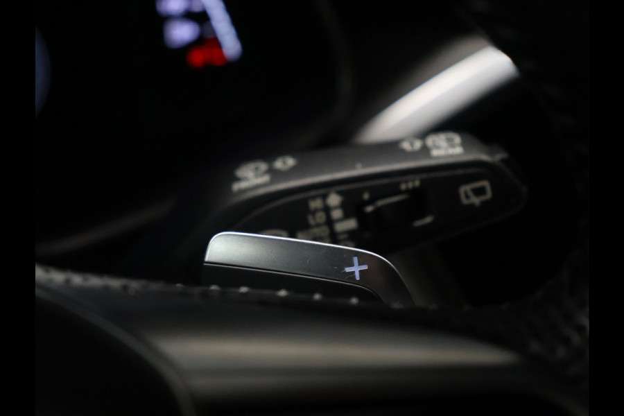 Audi A6 Avant 55 TFSI e quattro Competition [MAXTON DESIGN, ADAPTIVE, CARBON, SCHUIFKANTELDAK, APPLE CARPLAY, ANDROID, TREKHAAK, HEAD-UP DISPLAY, DIGITAL DASH, CRUISE CONTROL, STOELVERWARMING, MEMORY SEATS, VOOR + ACHTER CAMERA, SLINE,