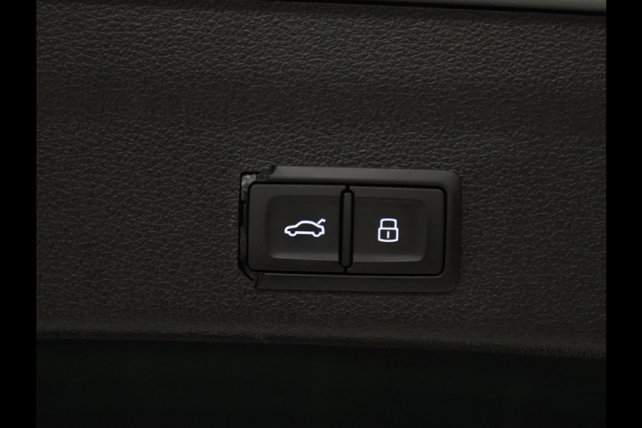 Audi A6 Avant 55 TFSI e quattro Competition [MAXTON DESIGN, ADAPTIVE, CARBON, SCHUIFKANTELDAK, APPLE CARPLAY, ANDROID, TREKHAAK, HEAD-UP DISPLAY, DIGITAL DASH, CRUISE CONTROL, STOELVERWARMING, MEMORY SEATS, VOOR + ACHTER CAMERA, SLINE,