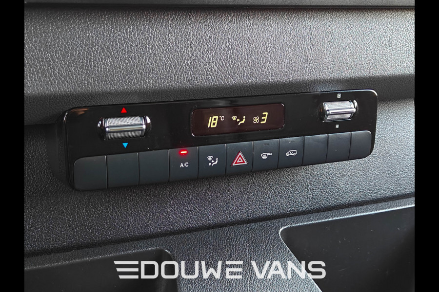 Mercedes-Benz Sprinter 317 170 PK Bakwagen Zijdeur Automaat Airco Leder DAB Laadklep Lat om Lat MBUX
