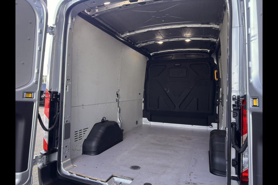 Ford Transit 350 2.0 TDCI L2H2 Trend Betimmerde Laadruimte | Verwarmde Voorruit | Cruise Control |