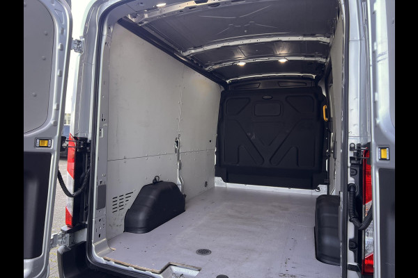 Ford Transit 350 2.0 TDCI L2H2 Trend Betimmerde Laadruimte | Verwarmde Voorruit | Cruise Control |