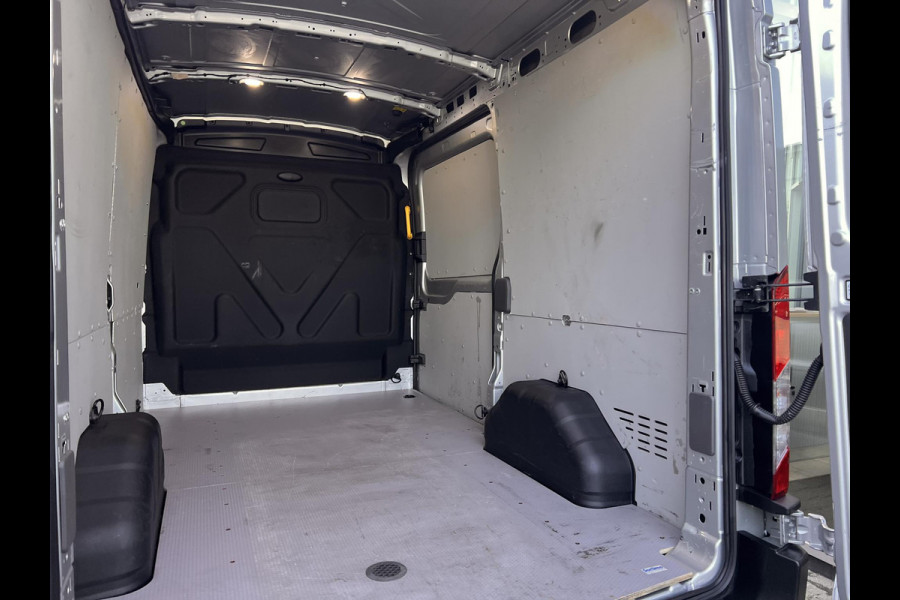 Ford Transit 350 2.0 TDCI L2H2 Trend Betimmerde Laadruimte | Verwarmde Voorruit | Cruise Control |