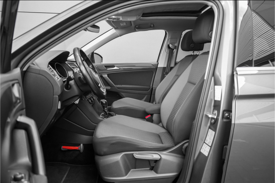 Volkswagen Tiguan 1.5 TSI ACT Comfortline Business Pano ACC Trekhaak