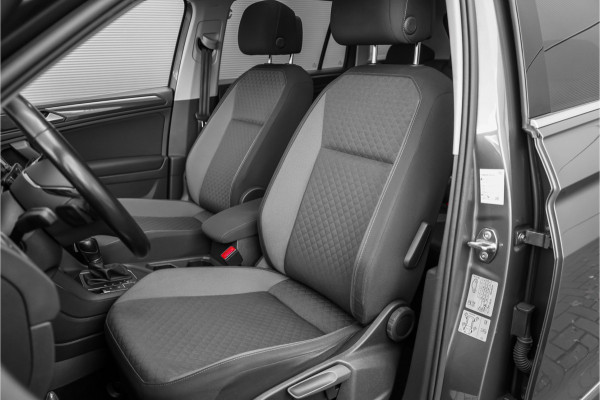 Volkswagen Tiguan 1.5 TSI ACT Comfortline Business Pano ACC Trekhaak