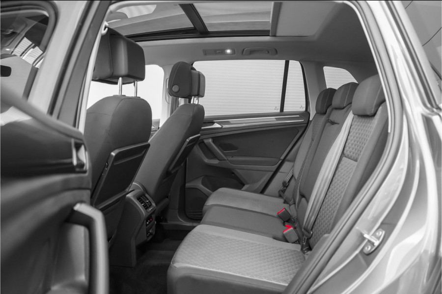 Volkswagen Tiguan 1.5 TSI ACT Comfortline Business Pano ACC Trekhaak