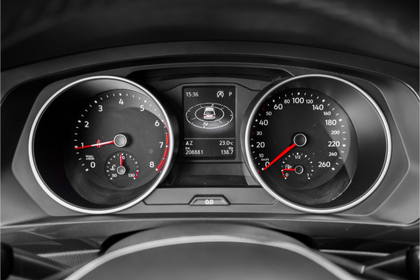 Volkswagen Tiguan 1.5 TSI ACT Comfortline Business Pano ACC Trekhaak
