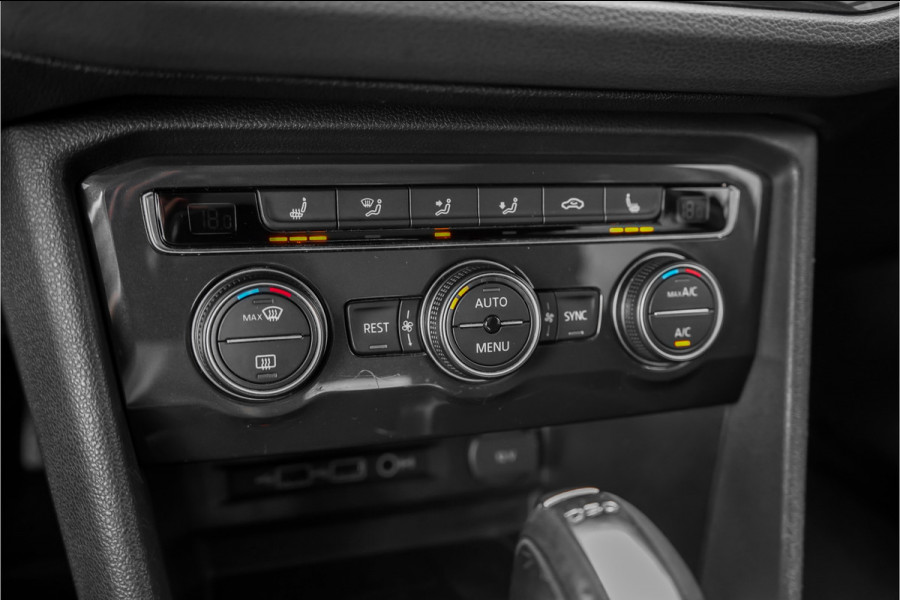 Volkswagen Tiguan 1.5 TSI ACT Comfortline Business Pano ACC Trekhaak