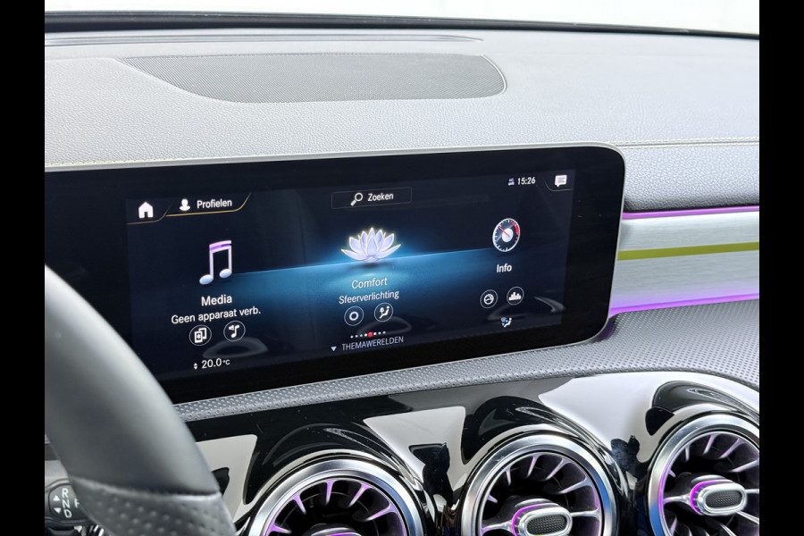 Mercedes-Benz A-Klasse A 250 AMG line | Pano Distronic Multibeam Burmester