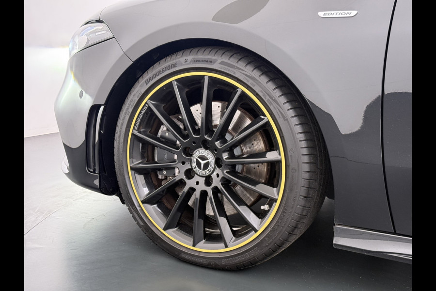 Mercedes-Benz A-Klasse A 250 AMG line | Pano Distronic Multibeam Burmester