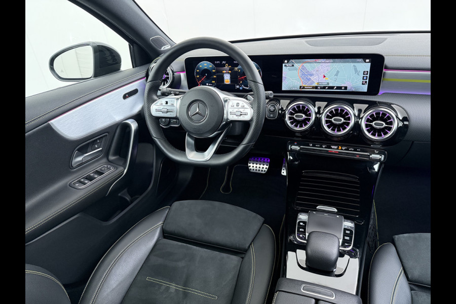 Mercedes-Benz A-Klasse A 250 AMG line | Pano Distronic Multibeam Burmester