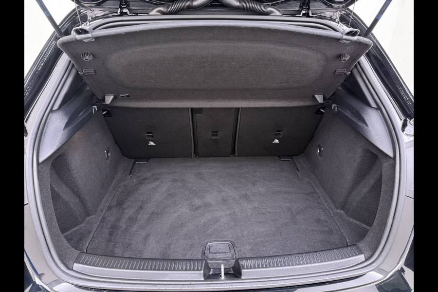 Mercedes-Benz A-Klasse A 250 AMG line | Pano Distronic Multibeam Burmester