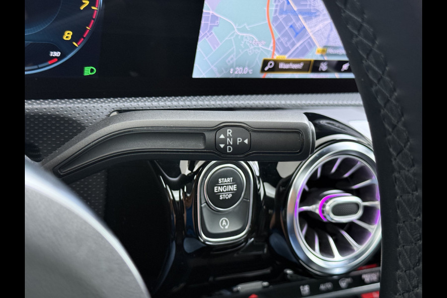 Mercedes-Benz A-Klasse A 250 AMG line | Pano Distronic Multibeam Burmester