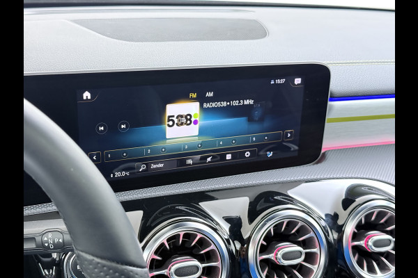 Mercedes-Benz A-Klasse A 250 AMG line | Pano Distronic Multibeam Burmester