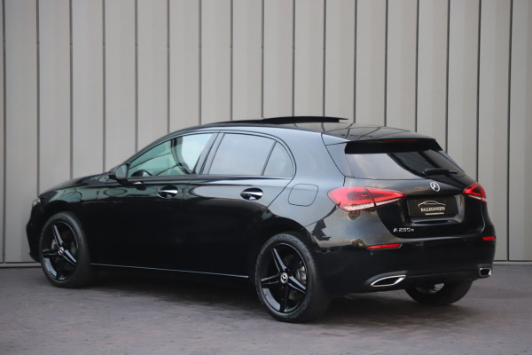 Mercedes-Benz A-Klasse 250e Business Solution | 218PK | Memory | Keyless-go | Pano | Leder | Sfeerverlichting+ | Widescreen | Camera | Standkachel | 20