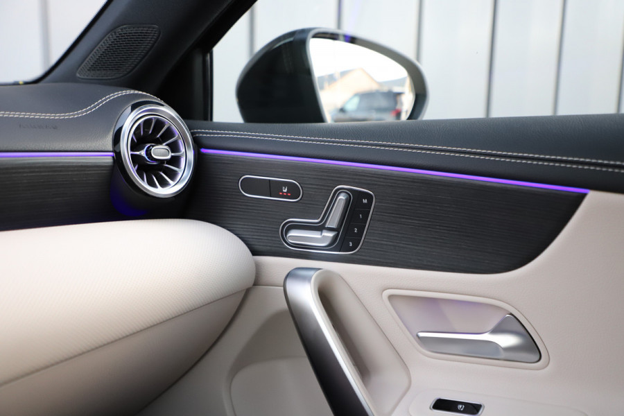 Mercedes-Benz A-Klasse 250e Business Solution | 218PK | Memory | Keyless-go | Pano | Leder | Sfeerverlichting+ | Widescreen | Camera | Standkachel | 20
