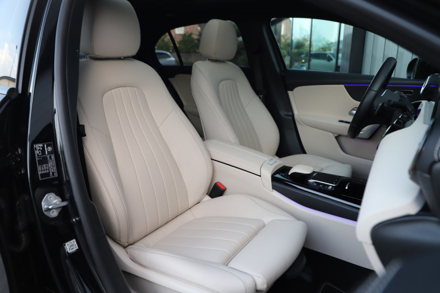 Mercedes-Benz A-Klasse 250e Business Solution | 218PK | Memory | Keyless-go | Pano | Leder | Sfeerverlichting+ | Widescreen | Camera | Standkachel | 20