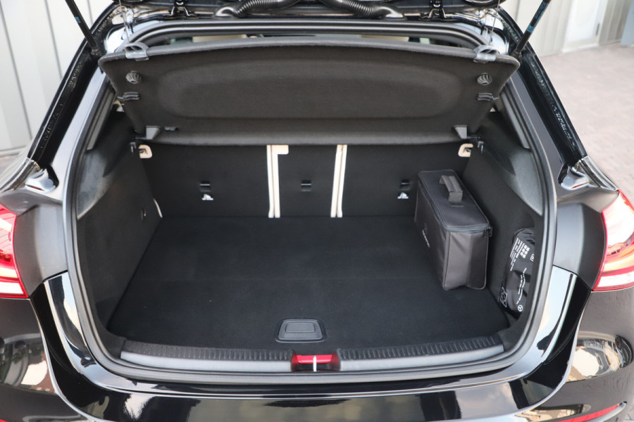 Mercedes-Benz A-Klasse 250e Business Solution | 218PK | Memory | Keyless-go | Pano | Leder | Sfeerverlichting+ | Widescreen | Camera | Standkachel | 20