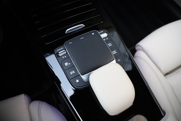 Mercedes-Benz A-Klasse 250e Business Solution | 218PK | Memory | Keyless-go | Pano | Leder | Sfeerverlichting+ | Widescreen | Camera | Standkachel | 20