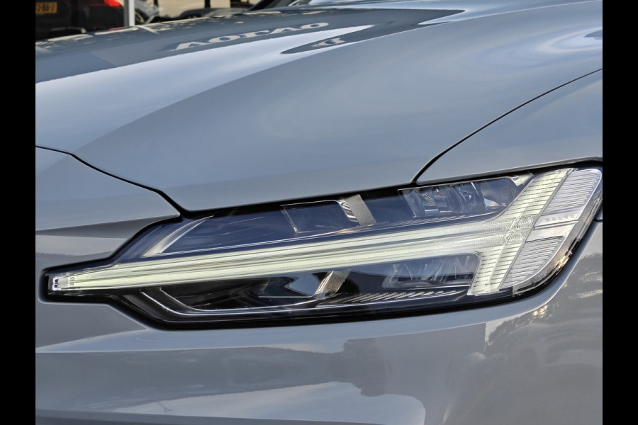 Volvo V60 T8 455PK Plug-in hybrid AWD Plus Dark | BLIS | ACC | Trekhaak | Pano | HUD | H&K | Elektr. Stoelen | 360 Camera |