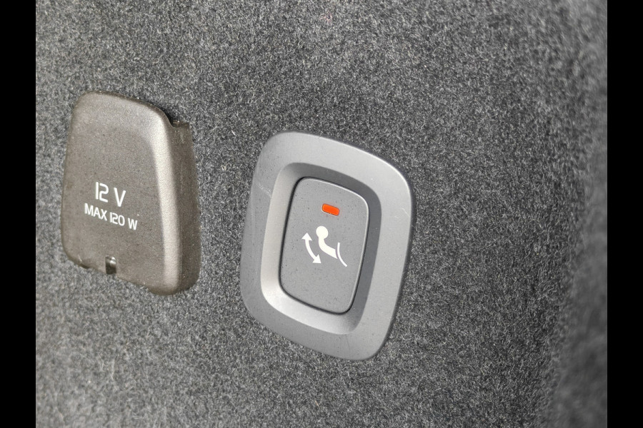 Volvo V60 T8 455PK Plug-in hybrid AWD Plus Dark | BLIS | ACC | Trekhaak | Pano | HUD | H&K | Elektr. Stoelen | 360 Camera |