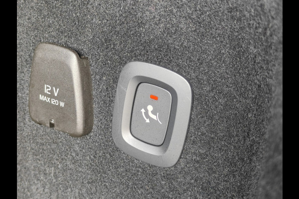 Volvo V60 T8 455PK Plug-in hybrid AWD Plus Dark | BLIS | ACC | Trekhaak | Pano | HUD | H&K | Elektr. Stoelen | 360 Camera |