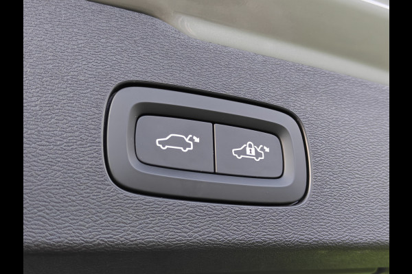 Volvo V60 T8 455PK Plug-in hybrid AWD Plus Dark | BLIS | ACC | Trekhaak | Pano | HUD | H&K | Elektr. Stoelen | 360 Camera |