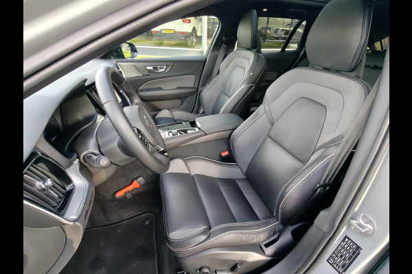 Volvo V60 T8 455PK Plug-in hybrid AWD Plus Dark | BLIS | ACC | Trekhaak | Pano | HUD | H&K | Elektr. Stoelen | 360 Camera |