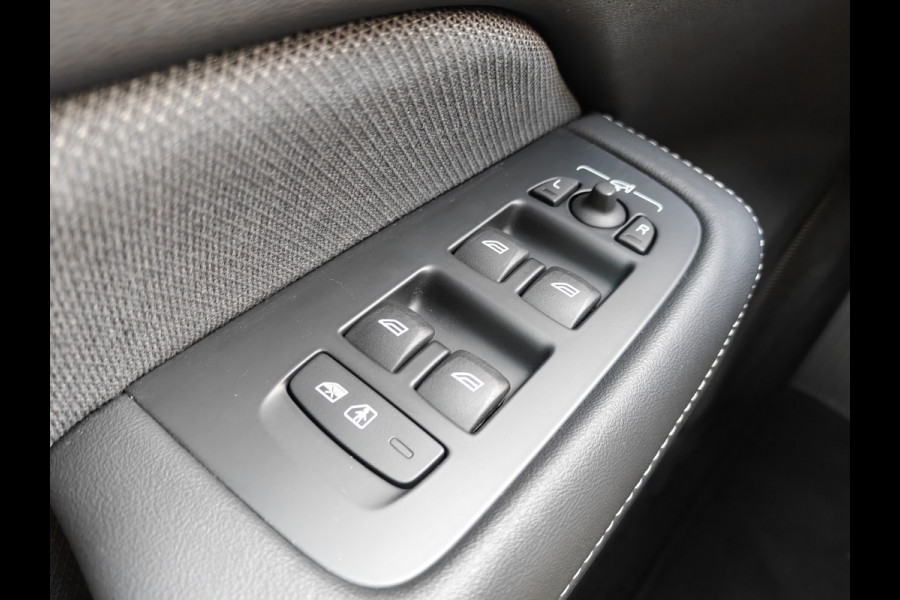 Volvo V60 T8 455PK Plug-in hybrid AWD Plus Dark | BLIS | ACC | Trekhaak | Pano | HUD | H&K | Elektr. Stoelen | 360 Camera |