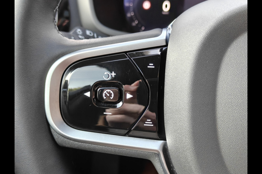 Volvo V60 T8 455PK Plug-in hybrid AWD Plus Dark | BLIS | ACC | Trekhaak | Pano | HUD | H&K | Elektr. Stoelen | 360 Camera |