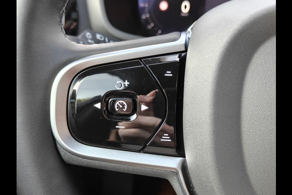 Volvo V60 T8 455PK Plug-in hybrid AWD Plus Dark | BLIS | ACC | Trekhaak | Pano | HUD | H&K | Elektr. Stoelen | 360 Camera |