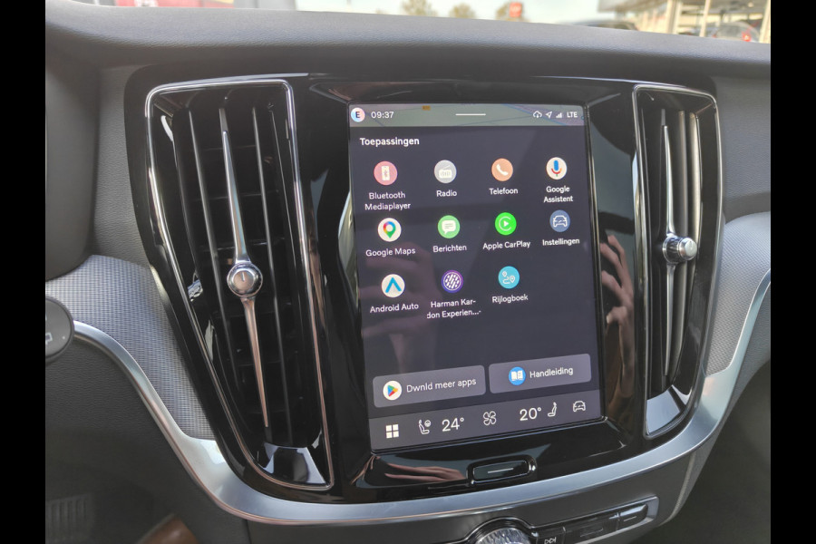 Volvo V60 T8 455PK Plug-in hybrid AWD Plus Dark | BLIS | ACC | Trekhaak | Pano | HUD | H&K | Elektr. Stoelen | 360 Camera |