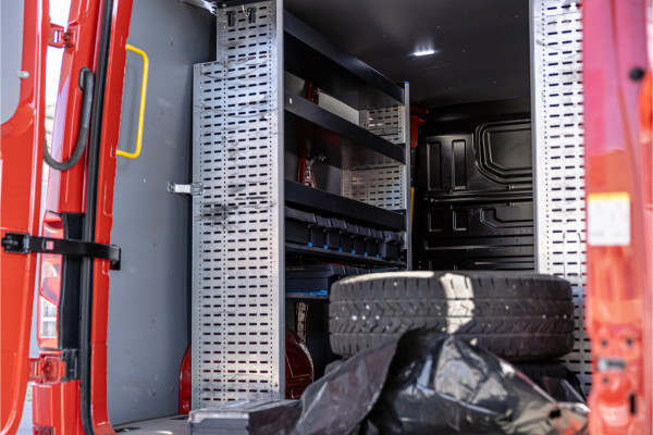 MAN TGE 35 2.0 L3H2 DSG | ACC | Standkachel | CarPlay | Navigatie | Camera | MF Stuur | Sortimo | DAB | Stoelverwarming | Nieuwe APK