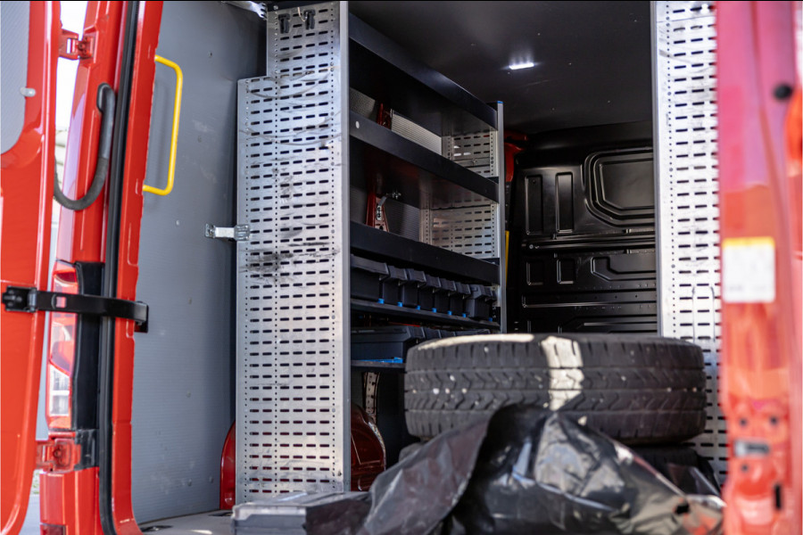 MAN TGE 35 2.0 L3H2 DSG | ACC | Standkachel | CarPlay | Navigatie | Camera | MF Stuur | Sortimo | DAB | Stoelverwarming | Nieuwe APK