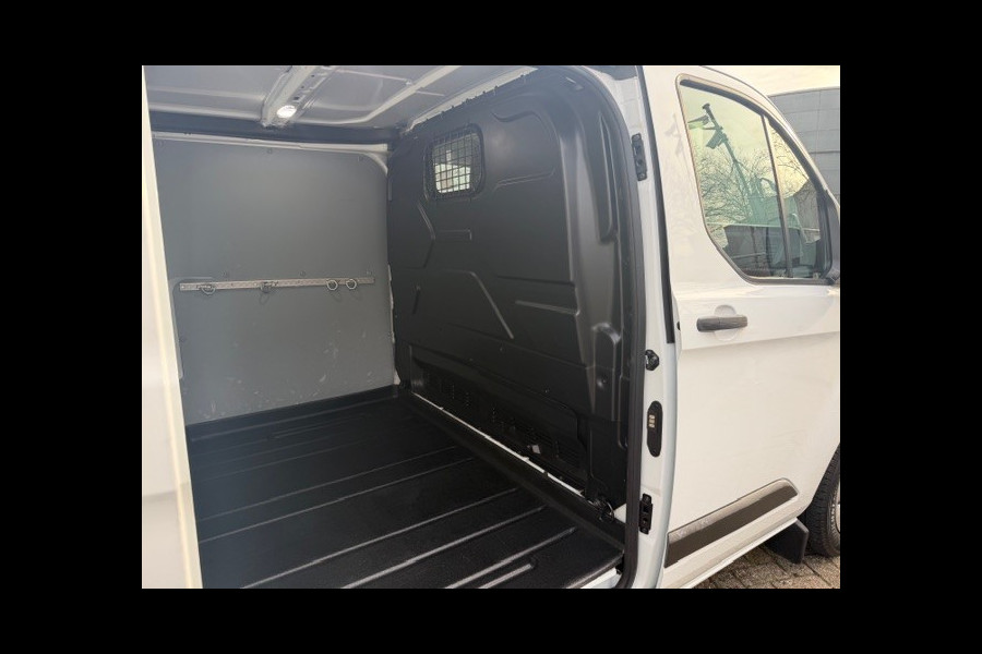 Ford Transit Custom 300 2.0 TDCI L2H1 Trend AIRCO I PDC I 3-ZITS I 1e EIGENAAR I COMPLETE ONDERHOUDSHISTORIE DISTRIBUTIE VERVANGEN