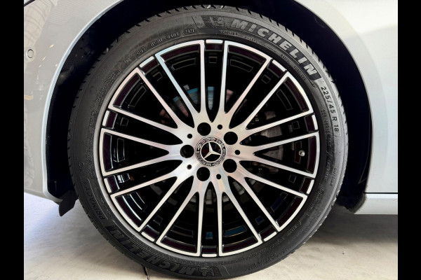 Mercedes-Benz C-Klasse 200 Luxury Line, 1e eigenaar, NAP, CarPlay, Leder, DISTRONIC, 18 inch