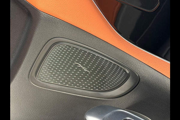 Mercedes-Benz C-Klasse 200 Luxury Line, 1e eigenaar, NAP, CarPlay, Leder, DISTRONIC, 18 inch