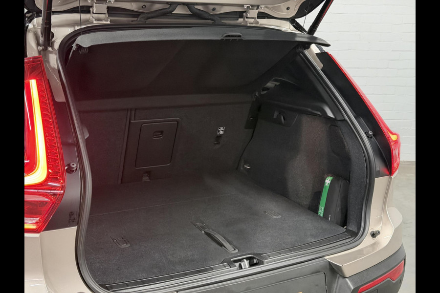 Volvo EX40 Single Motor Extended Range Plus 82 kWh Warmtepomp | Adapt. cruise control | Stuur-/Stoelverwarming | Google | Camera | Keyless entry | Blis