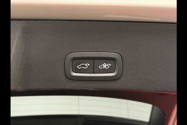 Volvo EX40 Single Motor Extended Range Plus 82 kWh Warmtepomp | Adapt. cruise control | Stuur-/Stoelverwarming | Google | Camera | Keyless entry | Blis