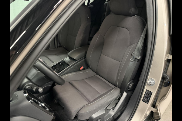 Volvo EX40 Single Motor Extended Range Plus 82 kWh Warmtepomp | Adapt. cruise control | Stuur-/Stoelverwarming | Google | Camera | Keyless entry | Blis