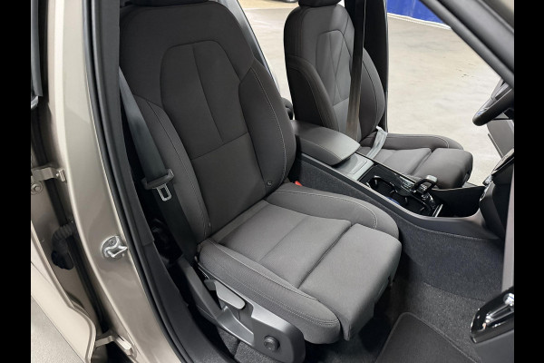 Volvo EX40 Single Motor Extended Range Plus 82 kWh Warmtepomp | Adapt. cruise control | Stuur-/Stoelverwarming | Google | Camera | Keyless entry | Blis