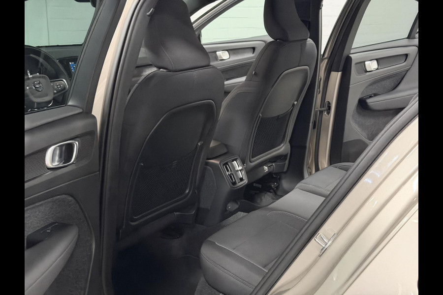 Volvo EX40 Single Motor Extended Range Plus 82 kWh Warmtepomp | Adapt. cruise control | Stuur-/Stoelverwarming | Google | Camera | Keyless entry | Blis
