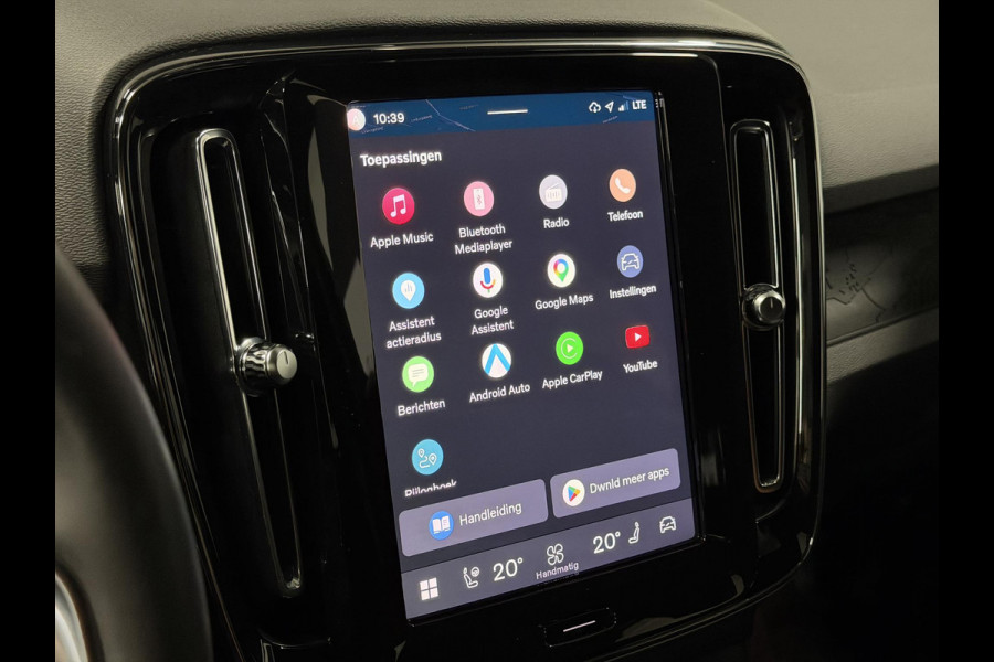 Volvo EX40 Single Motor Extended Range Plus 82 kWh Warmtepomp | Adapt. cruise control | Stuur-/Stoelverwarming | Google | Camera | Keyless entry | Blis
