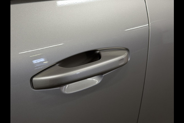 Volvo EX40 Single Motor Extended Range Plus 82 kWh Warmtepomp | Adapt. cruise control | Stuur-/Stoelverwarming | Google | Camera | Keyless entry | Blis